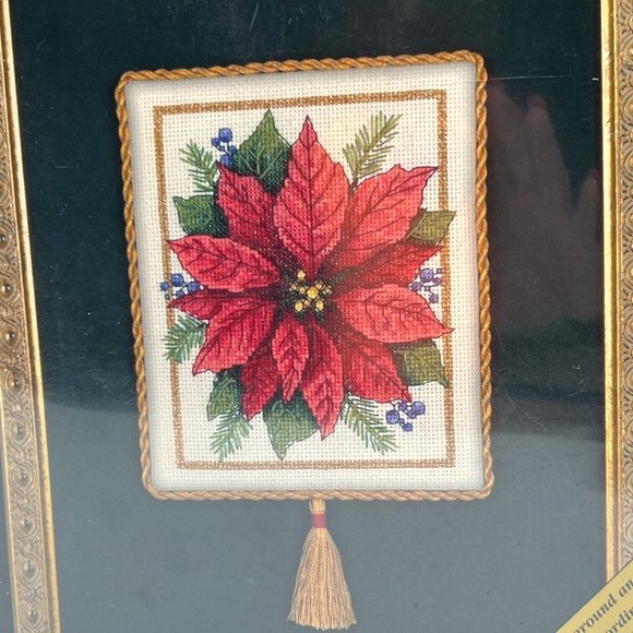 Christmas Cross Stitch Dimensions Gold Nuggets Poinsettia Elegance 8"x10 Vintage - Picture 2 of 3